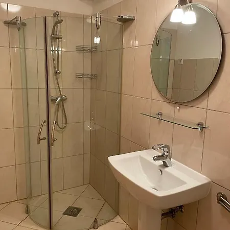 Сasa de vacaciones Walled / Gated Stone Villa In Own Grounds With Swimming Pool And Large Garden. *