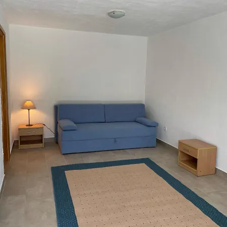 Walled / Gated Stone Villa In Own Grounds With Swimming Pool And Large Garden. Сasa de vacaciones